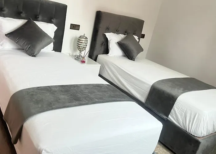 Magnifique Maison Famiiale Moderne Spacieuse De 150 M Avec De 3 Chambres ,Confortables Et D Un Grand Salon Et Terrasse, Idealement Situee A 9 Min Du Centre-Ville Elle Se Trouve A Proximite De La Route Principale Menant A L Aeroport Berkane Et Saidia