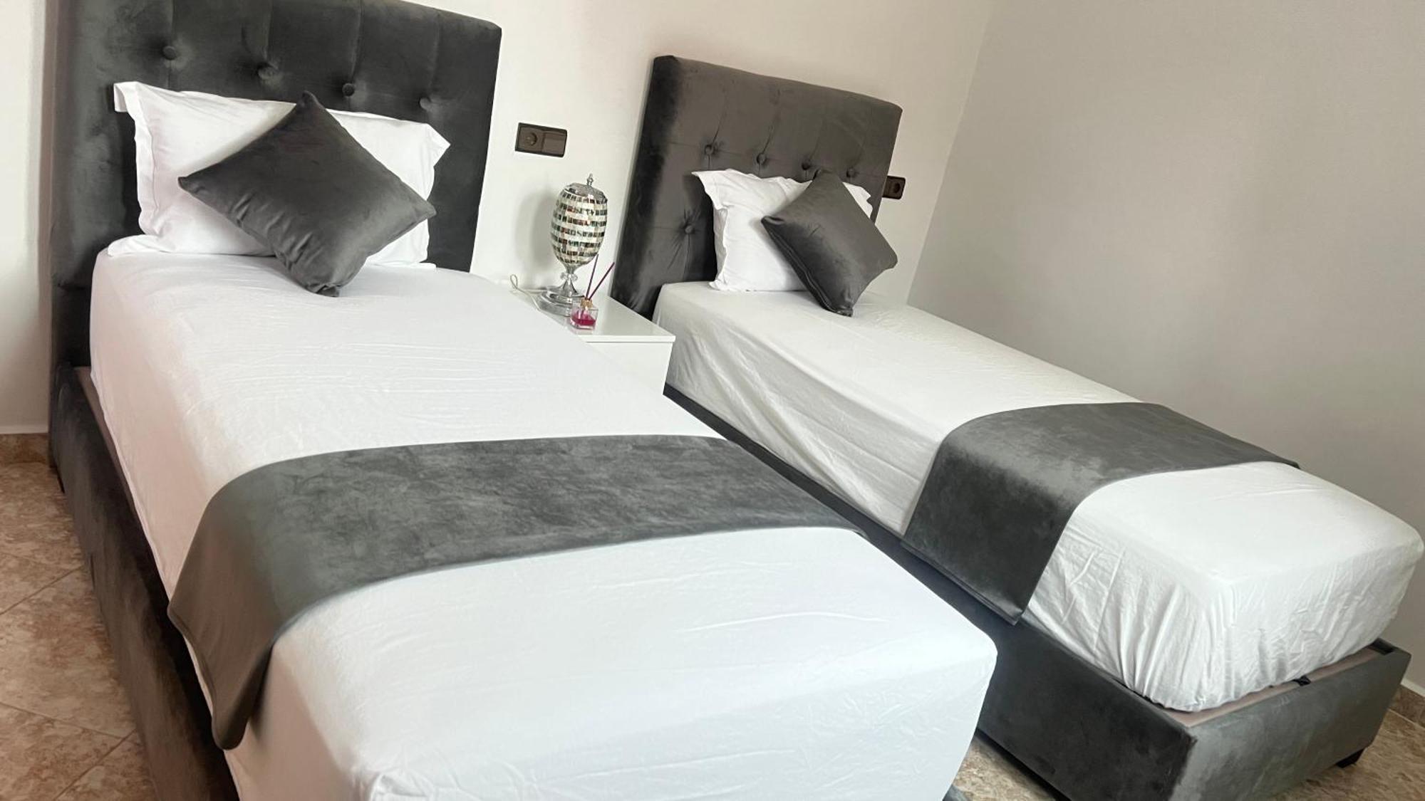 Magnifique Maison Famiiale Moderne Spacieuse De 150 M Avec De 3 ,confortables Et D Un Grand Salon Et Terrasse, Idealement Situee A 9 Min Du Centre-ville Elle Se Trouve A Proximite De La Route Principale Menant A L Aeroport Berkane Et Saidia Oujda