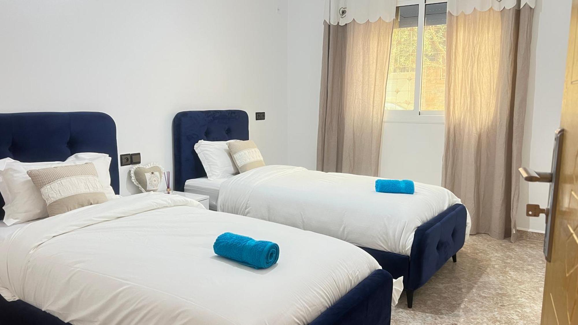 Magnifique Maison Famiiale Moderne Spacieuse De 150 M Avec De 3 ,confortables Et D Un Grand Salon Et Terrasse, Idealement Situee A 9 Min Du Centre-ville Elle Se Trouve A Proximite De La Route Principale Menant A L Aeroport Berkane Et Saidia Vakantiehuis *