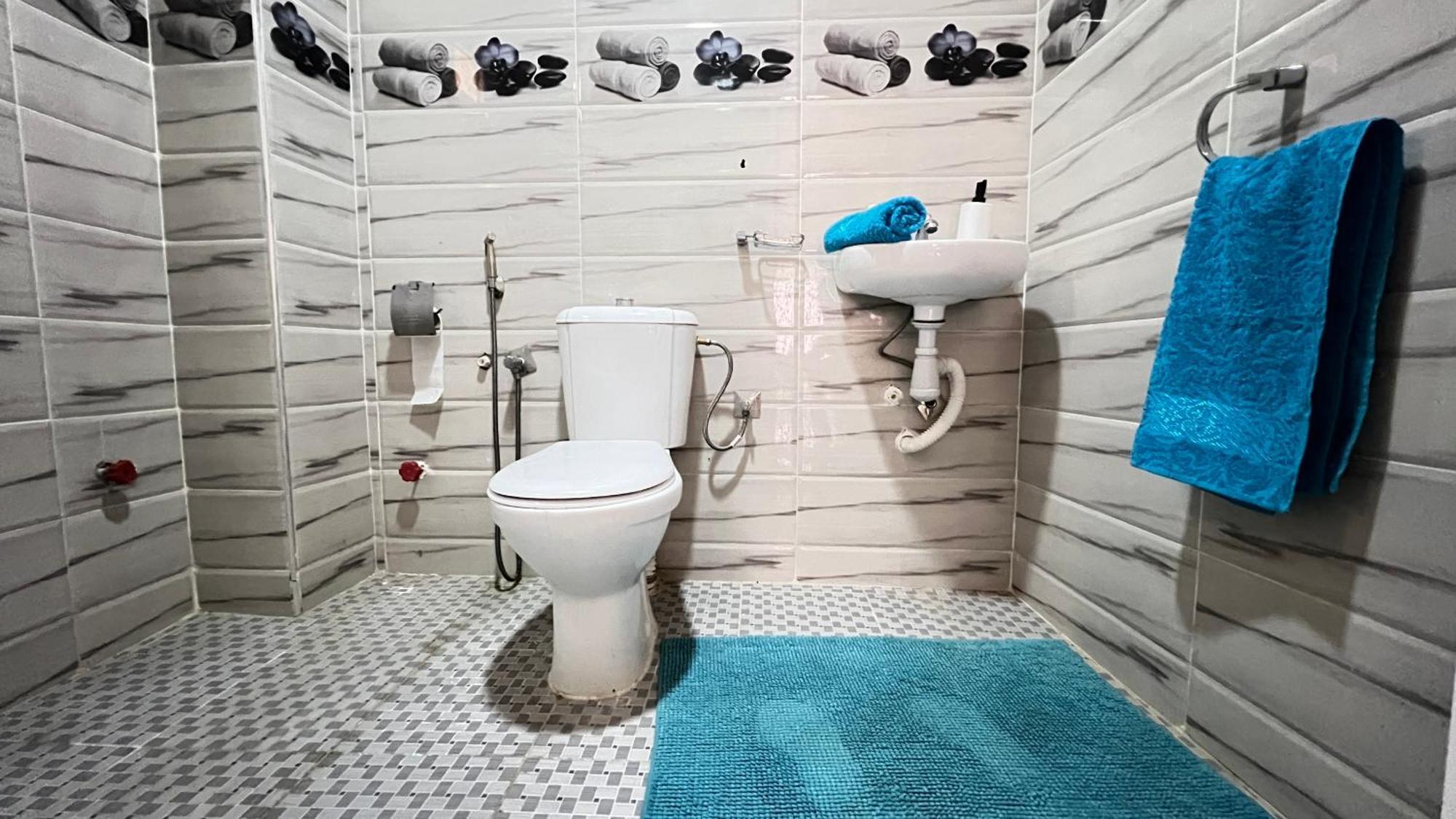 Vakantiehuis Magnifique Maison Famiiale Moderne Spacieuse De 150 M Avec De 3 ,confortables Et D Un Grand Salon Et Terrasse, Idealement Situee A 9 Min Du Centre-ville Elle Se Trouve A Proximite De La Route Principale Menant A L Aeroport Berkane Et Saidia Oujda