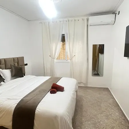 Magnifique Maison Famiiale Moderne Spacieuse De 150 M Avec De 3 Chambres ,Confortables Et D Un Grand Salon Et Terrasse, Idealement Situee A 9 Min Du Centre-Ville Elle Se Trouve A Proximite De La Route Principale Menant A L Aeroport Berkane Et Saidia Oujda Exterior photo