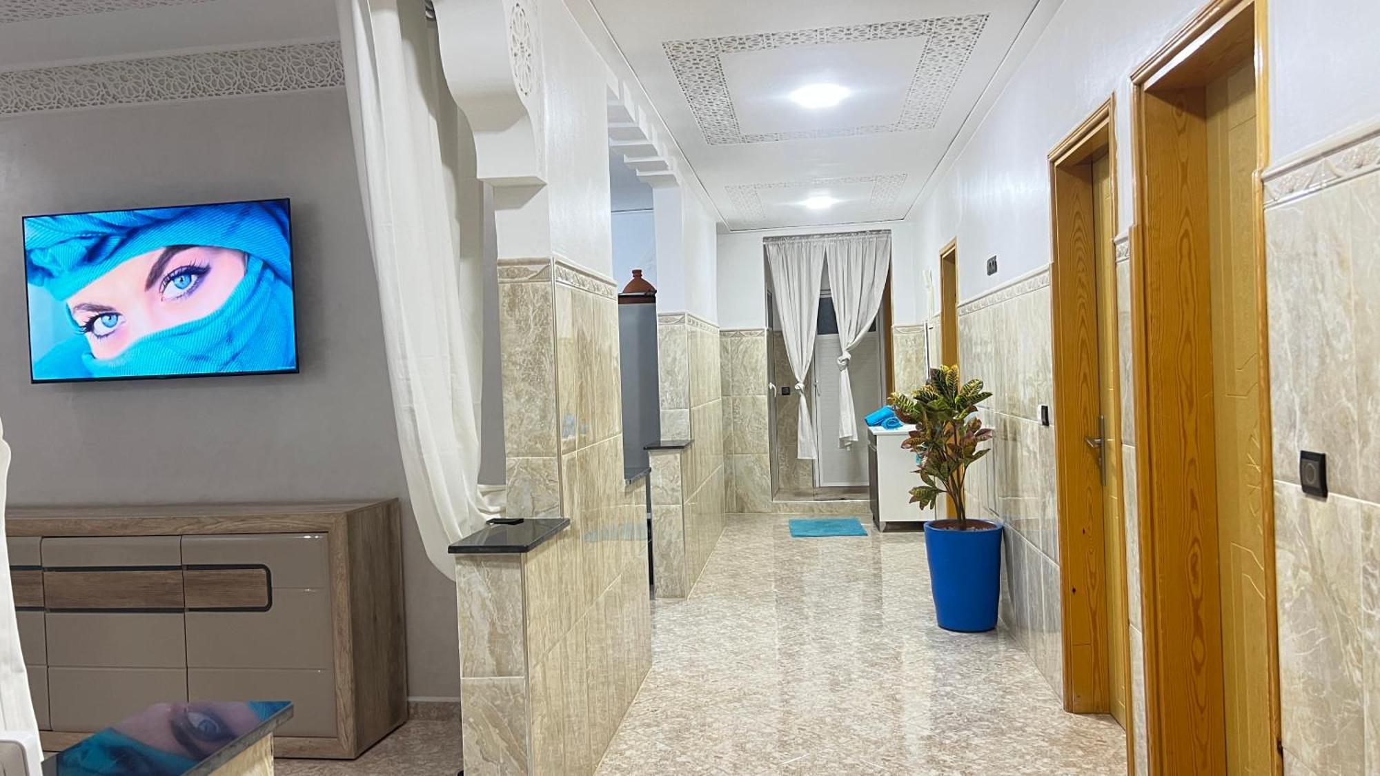 Magnifique Maison Famiiale Moderne Spacieuse De 150 M Avec De 3 ,confortables Et D Un Grand Salon Et Terrasse, Idealement Situee A 9 Min Du Centre-ville Elle Se Trouve A Proximite De La Route Principale Menant A L Aeroport Berkane Et Saidia *